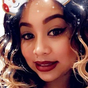 Meet your Posher, Dominique